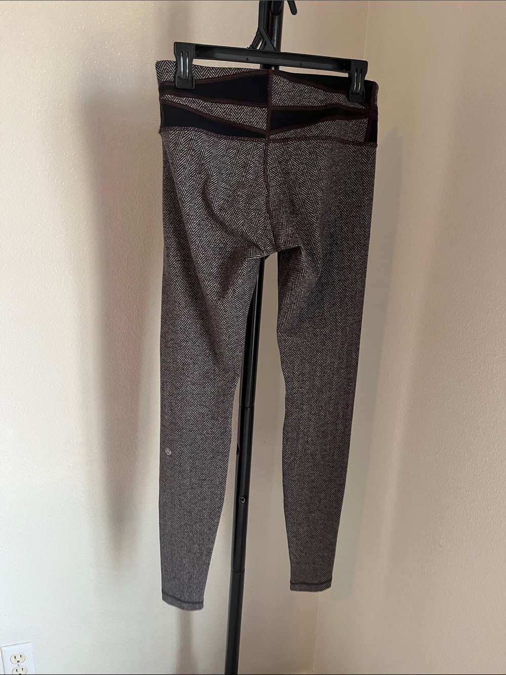 lululemon athletica Gray and Black Herringbone Leggings - Picture 4 of 8